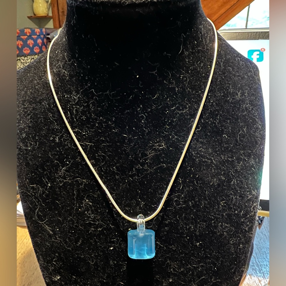 Vintage tested Sterling silver 15” chain with a 1” art glass pendant.